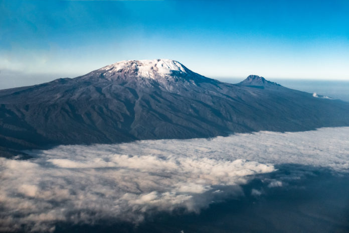 Kilimanjaro von oben Kilimanjaro vom Flugzeug aus