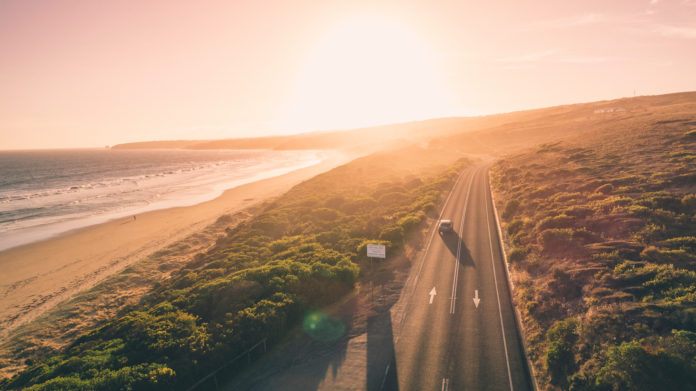 Great Ocean Road Luftaufnahme von der Great Ocean Road bei Sonnenuntergang
