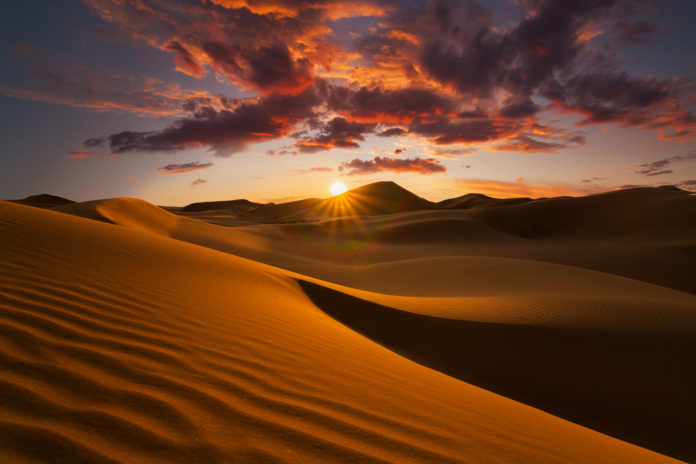 Sahara Schöne Abendstimmung in der Sahara Wüste