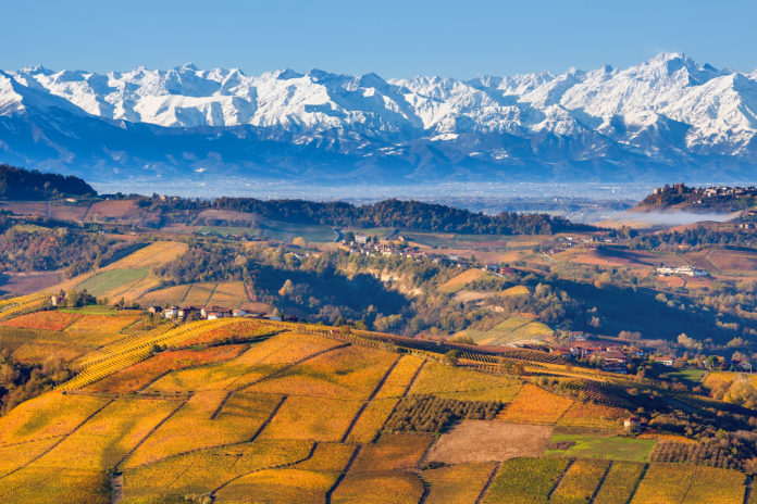 Panorama von Piemont an einem schönen Herbsttag